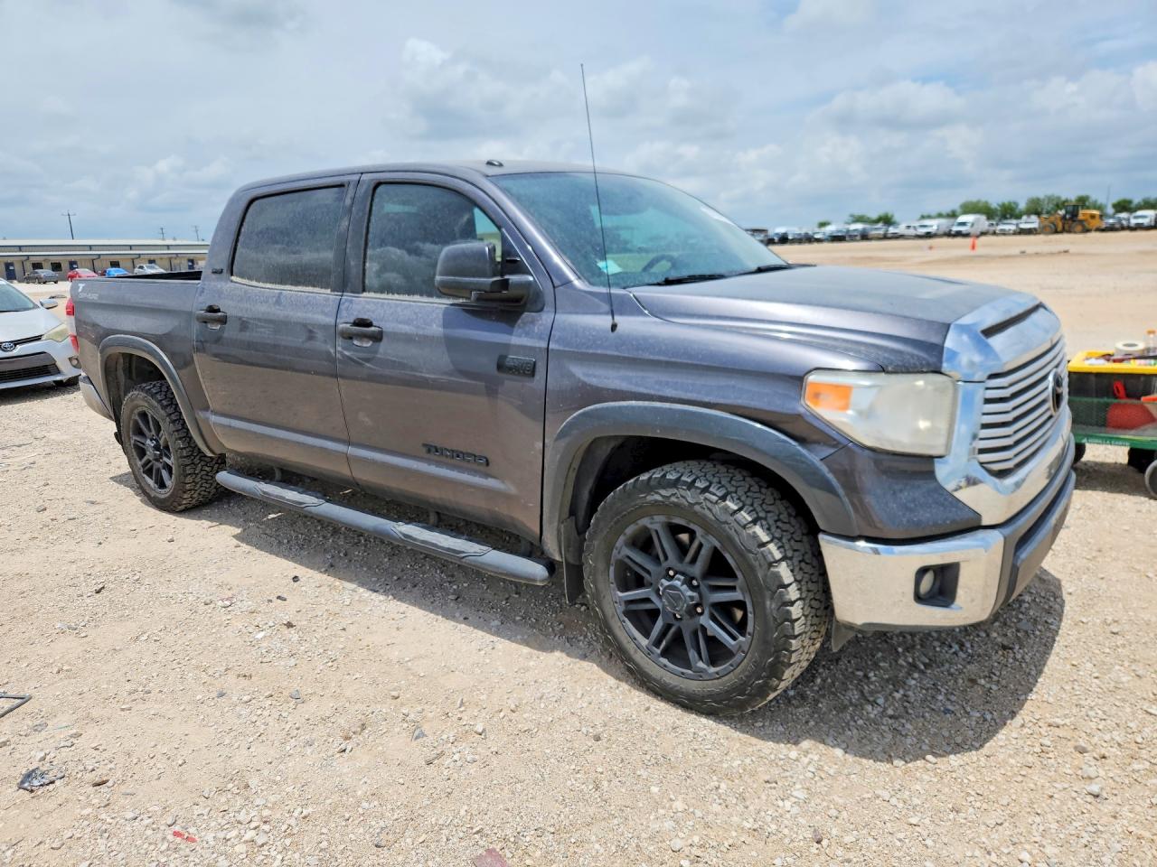 Toyota Tundra Crewmax Sr5