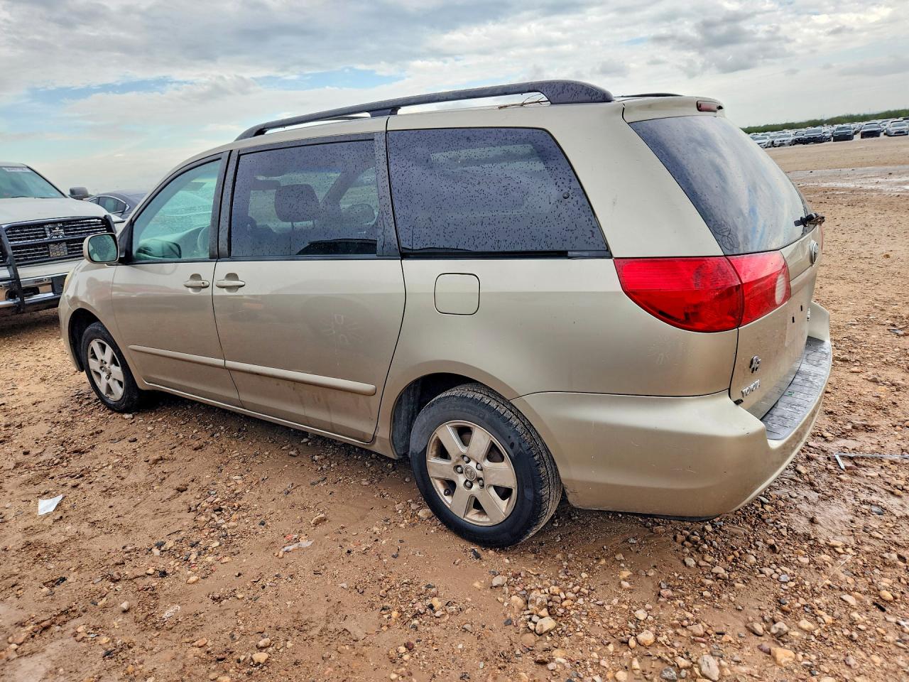 Toyota Sienna Xle 7 Passenger