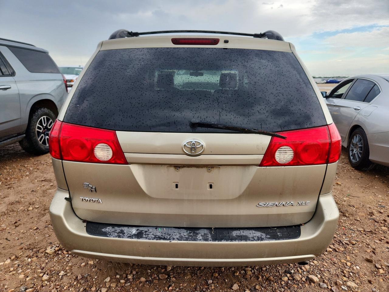 Toyota Sienna Xle 7 Passenger