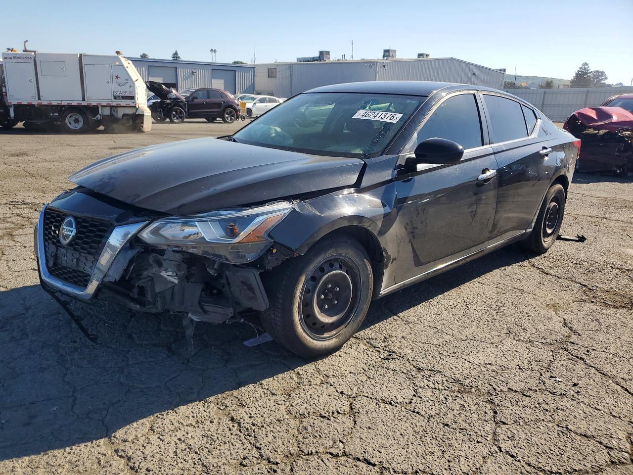 Salvage Nissan Altima Image