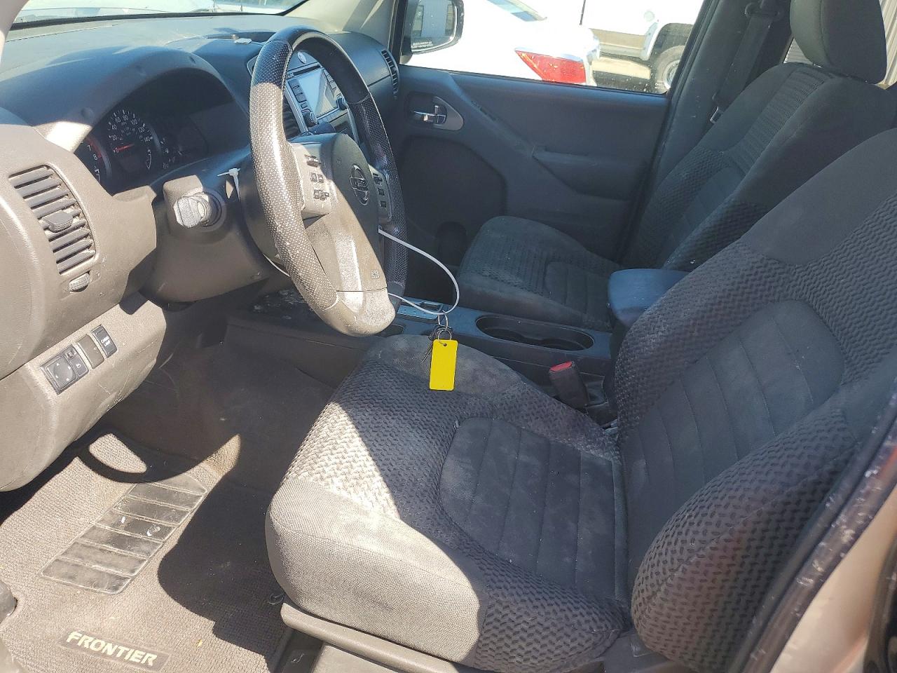 Nissan Frontier Sv