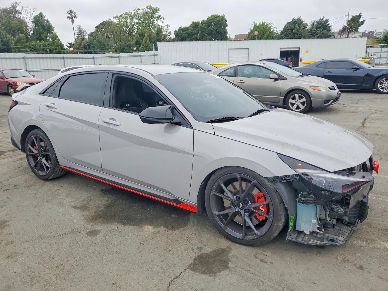 Hyundai ELANTRA Base