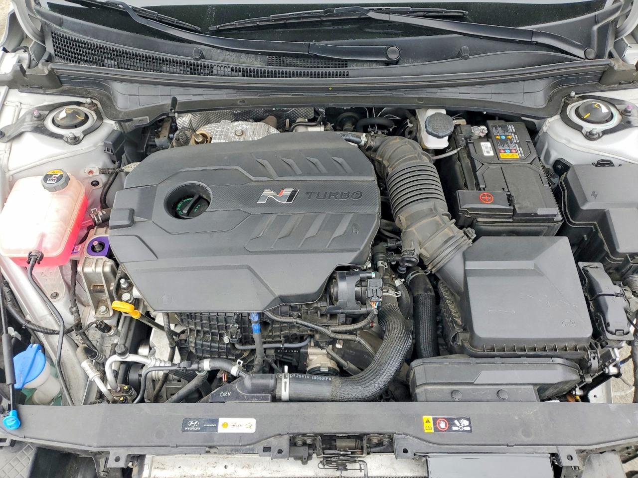 Hyundai ELANTRA Base