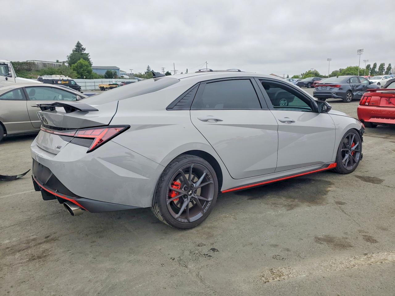 Hyundai ELANTRA Base