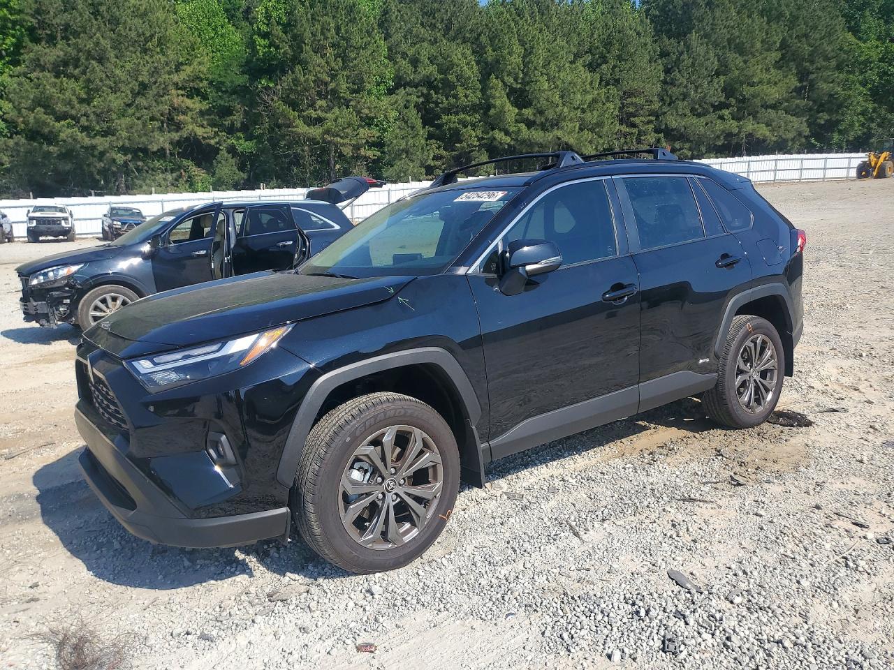 Salvage Toyota RAV4 Image