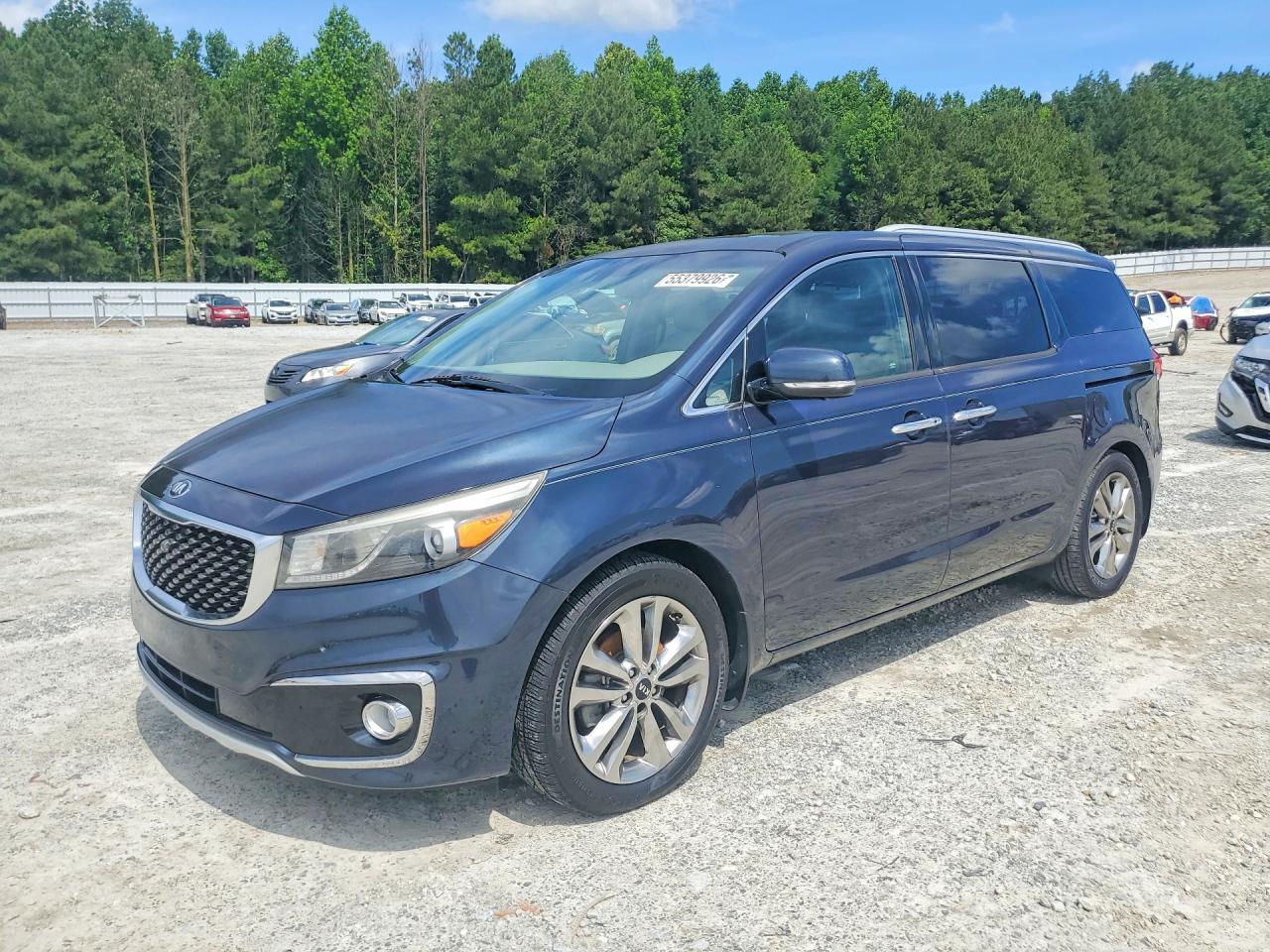 Salvage Kia Sedona Image