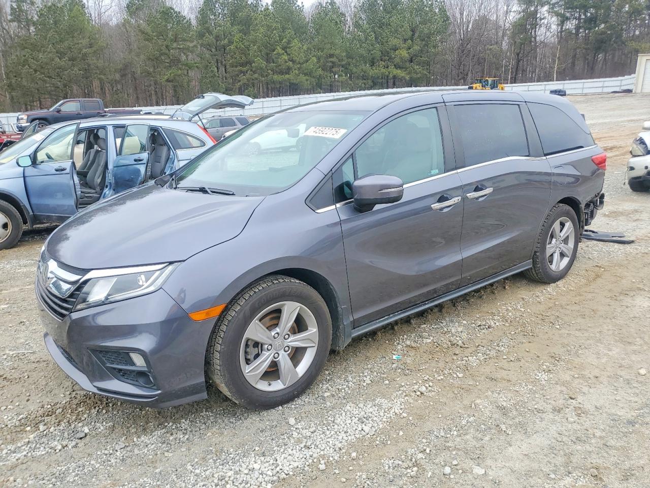 Salvage Honda Odyssey Image