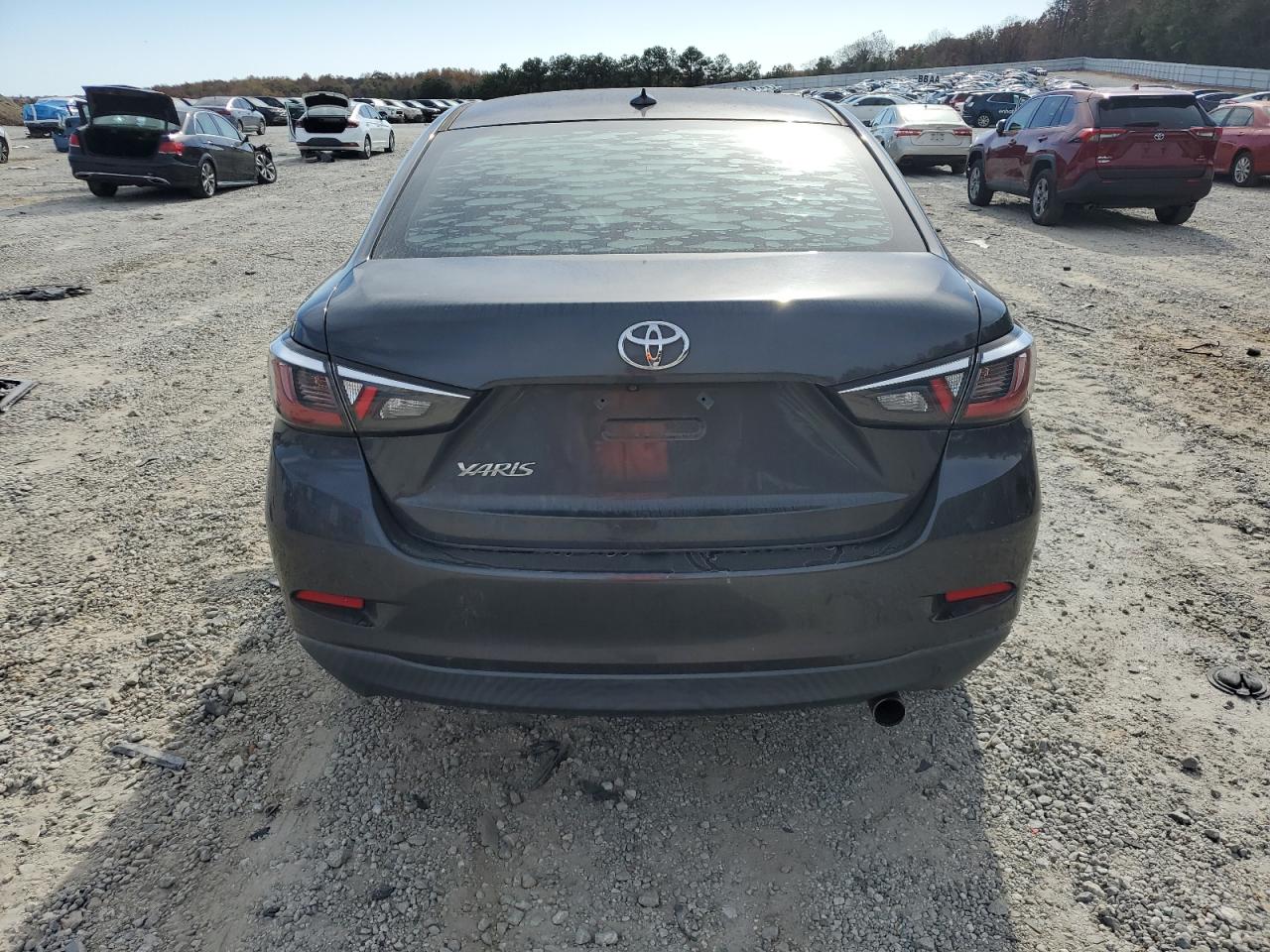 Toyota Yaris L