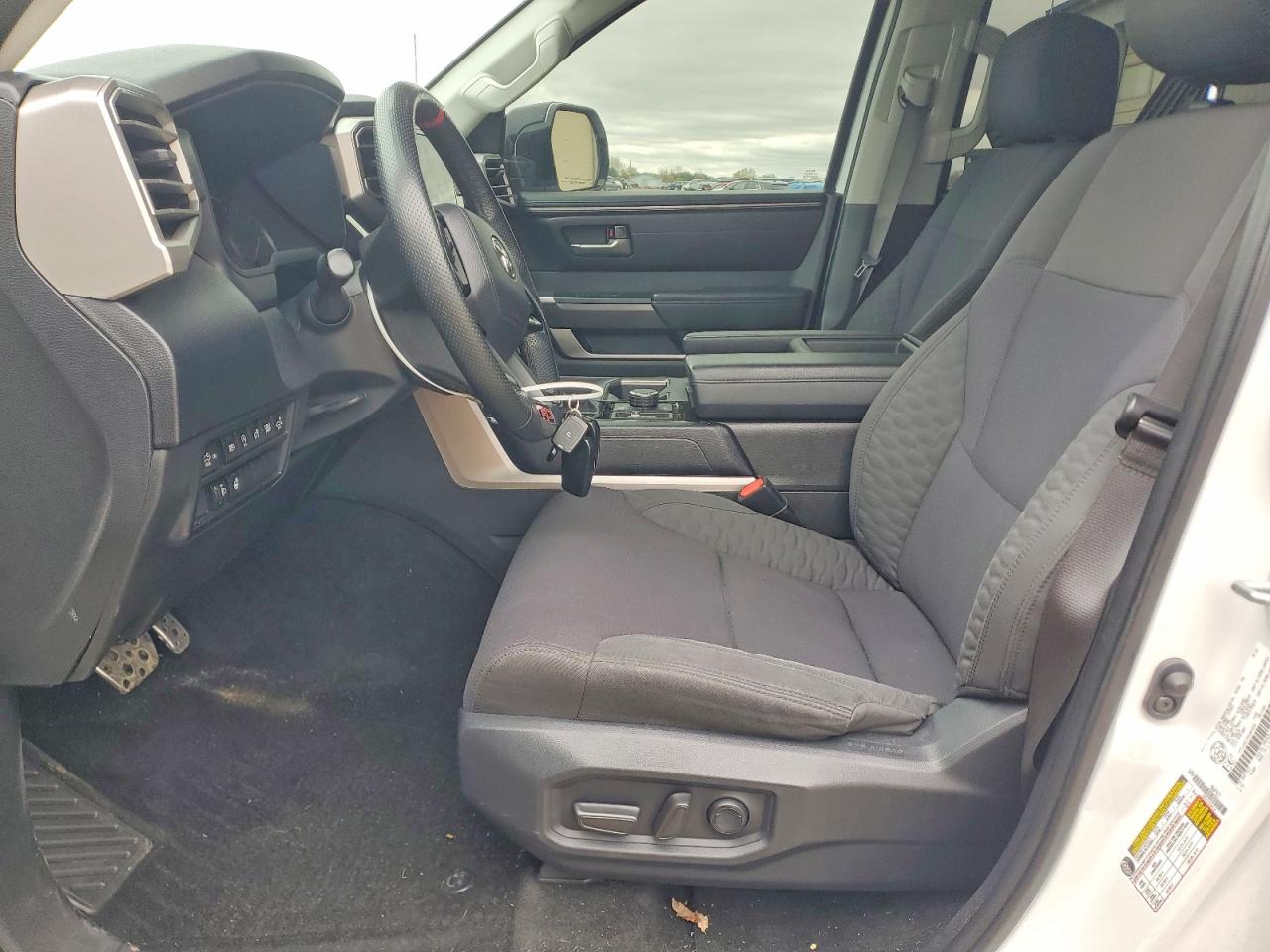 Toyota Tundra Crewmax Sr5
