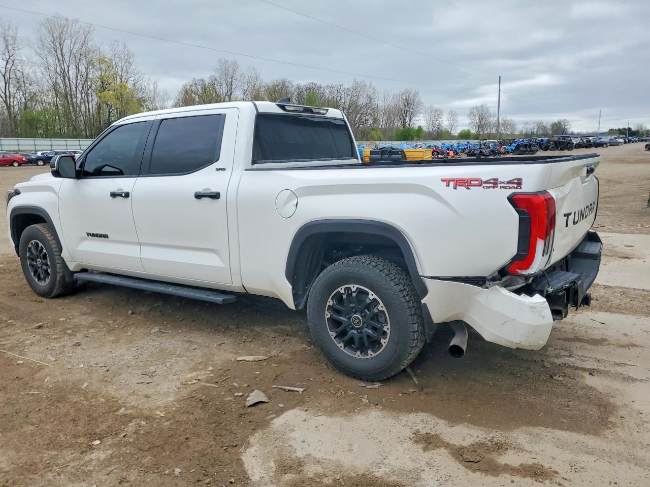 Toyota Tundra Crewmax Sr5