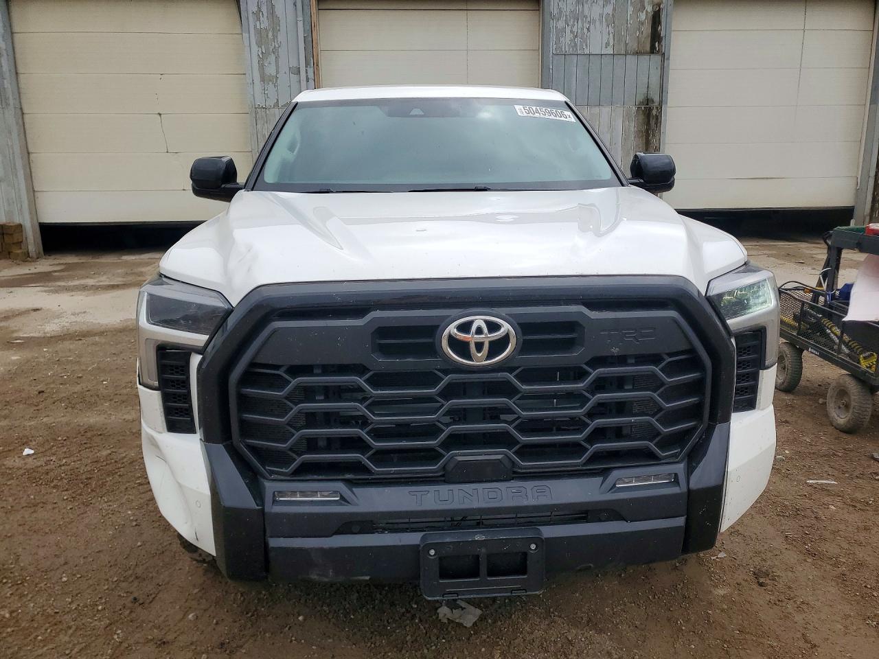Toyota Tundra Crewmax Sr5