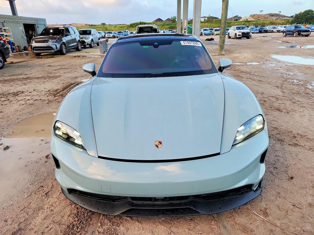 Porsche Taycan Base