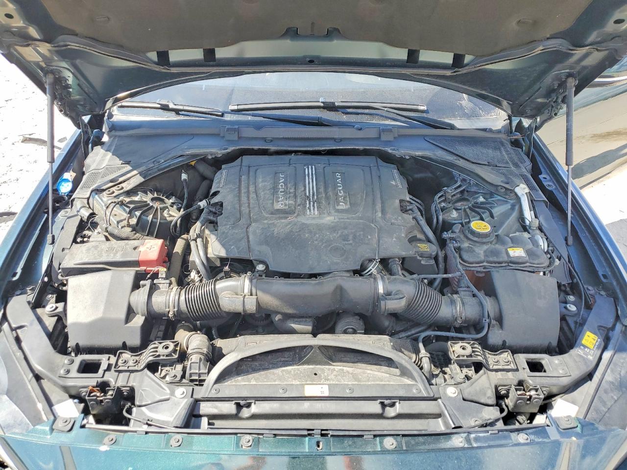 Jaguar XE Premium
