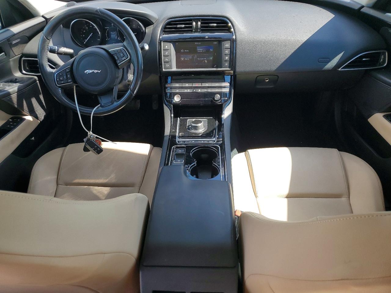 Jaguar XE Premium