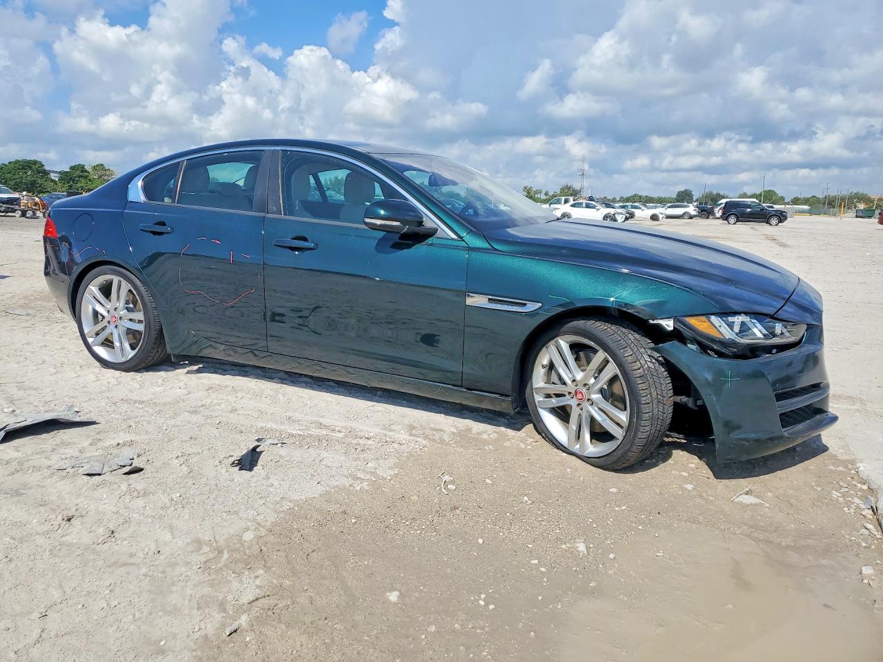 Jaguar XE Premium