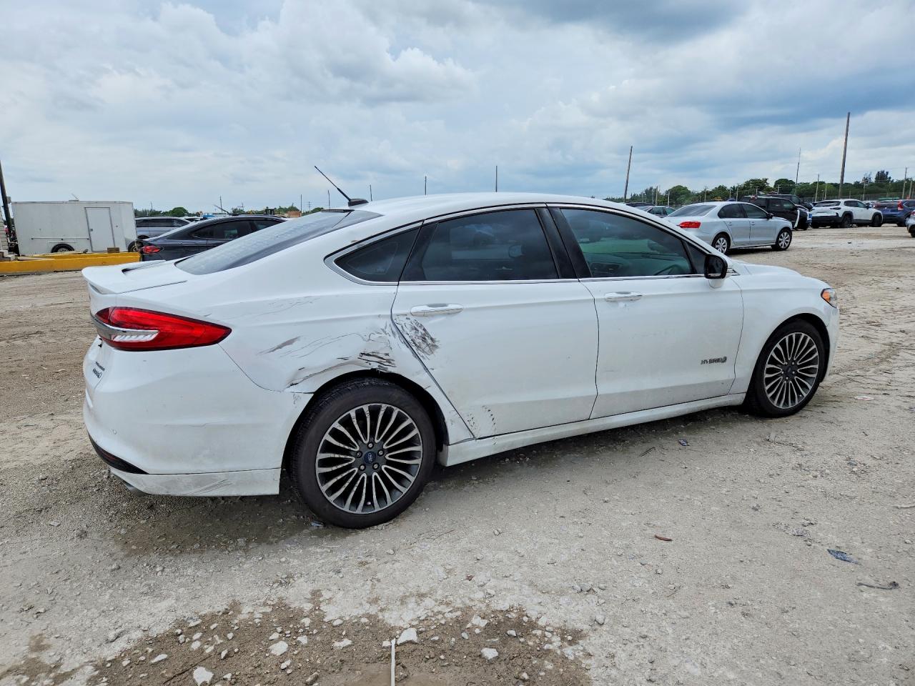 Ford Fusion Titanium Hev