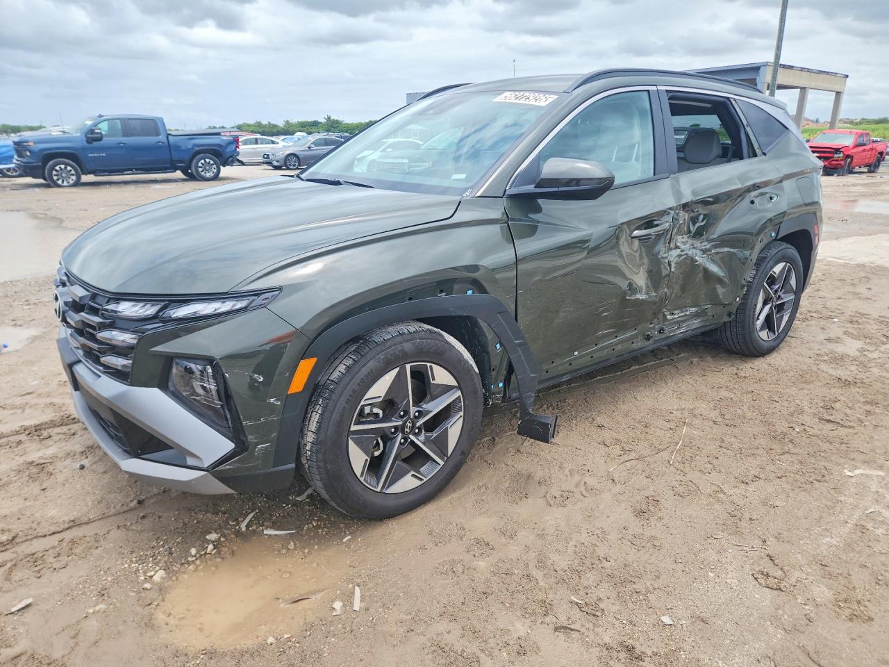 Salvage Hyundai TUCSON Image