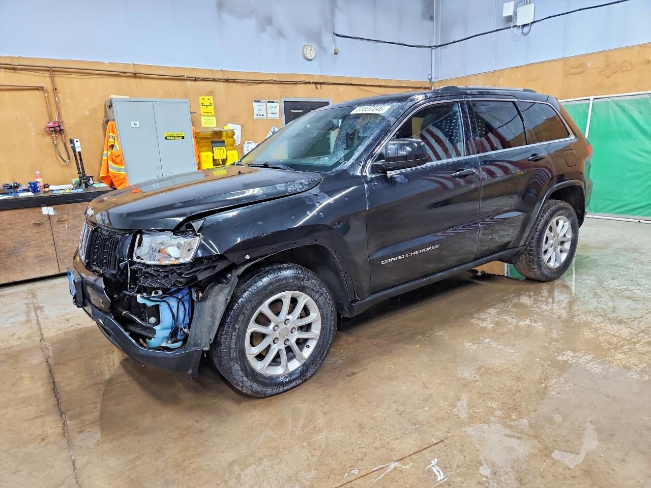 Salvage Jeep Cherokee Image