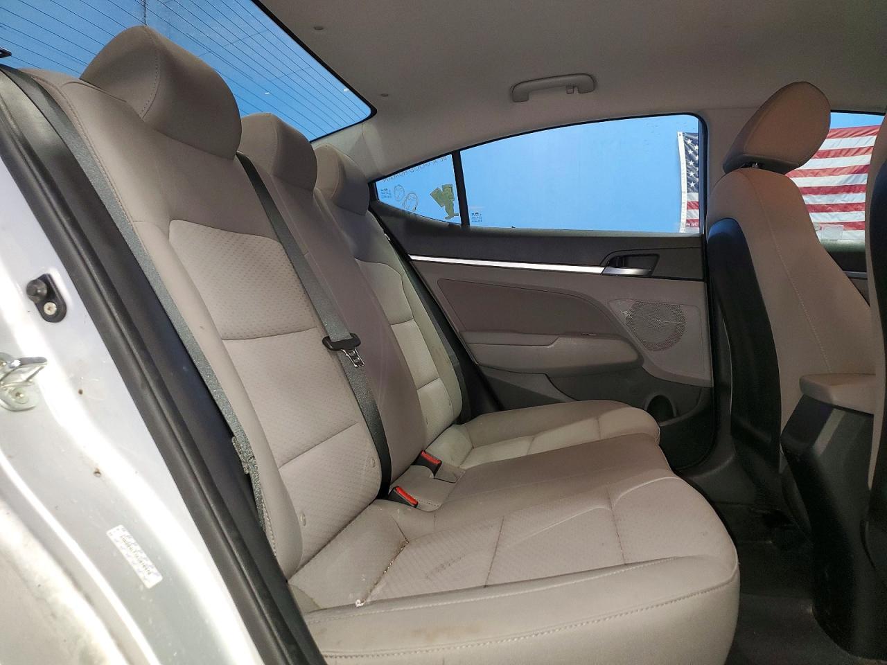 Hyundai ELANTRA Sel