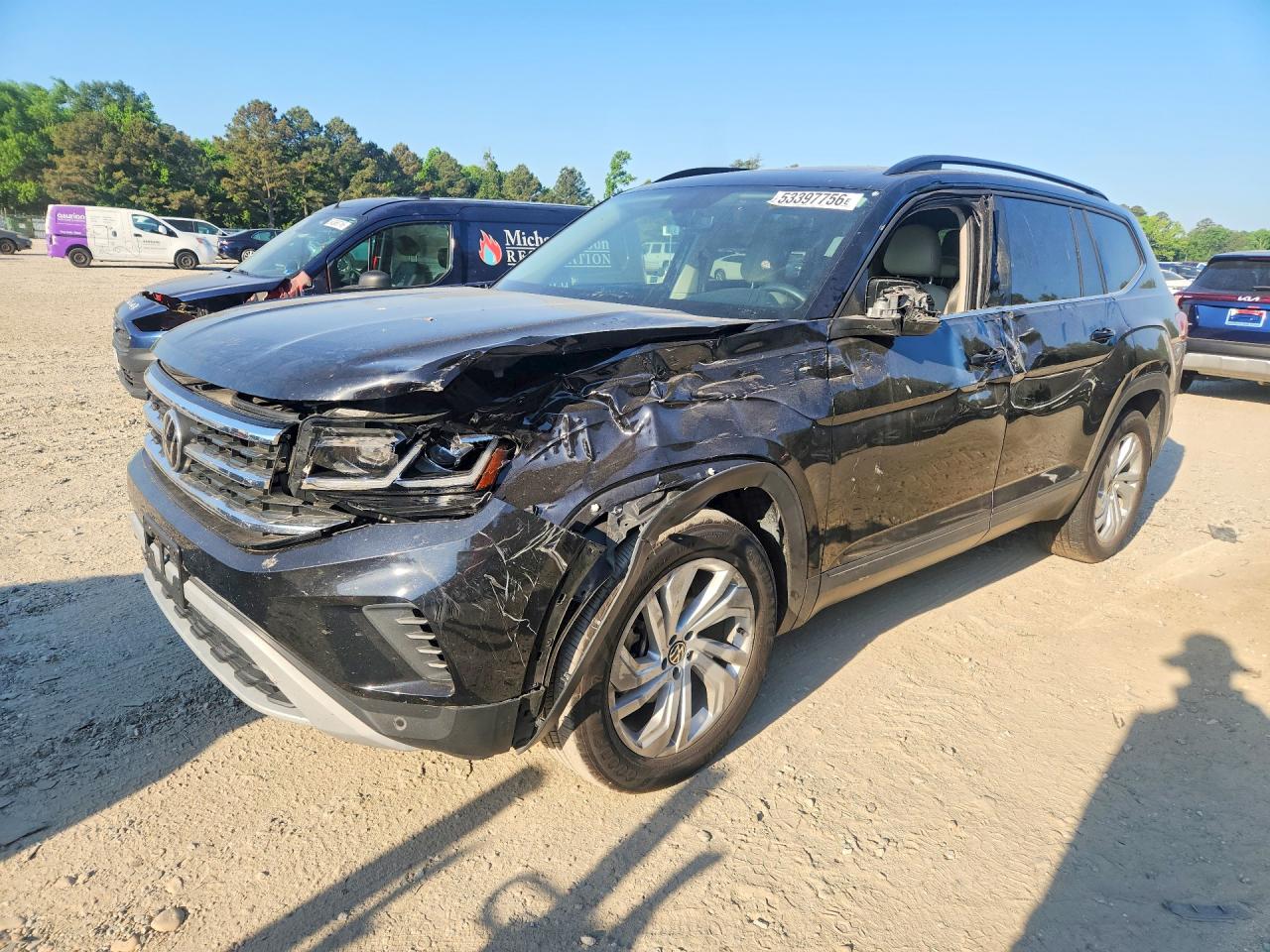 Salvage Volkswagen Atlas Image