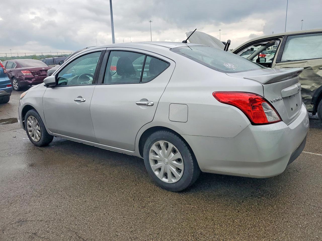 Nissan Versa Sv