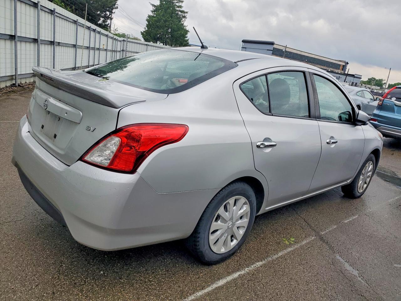 Nissan Versa Sv