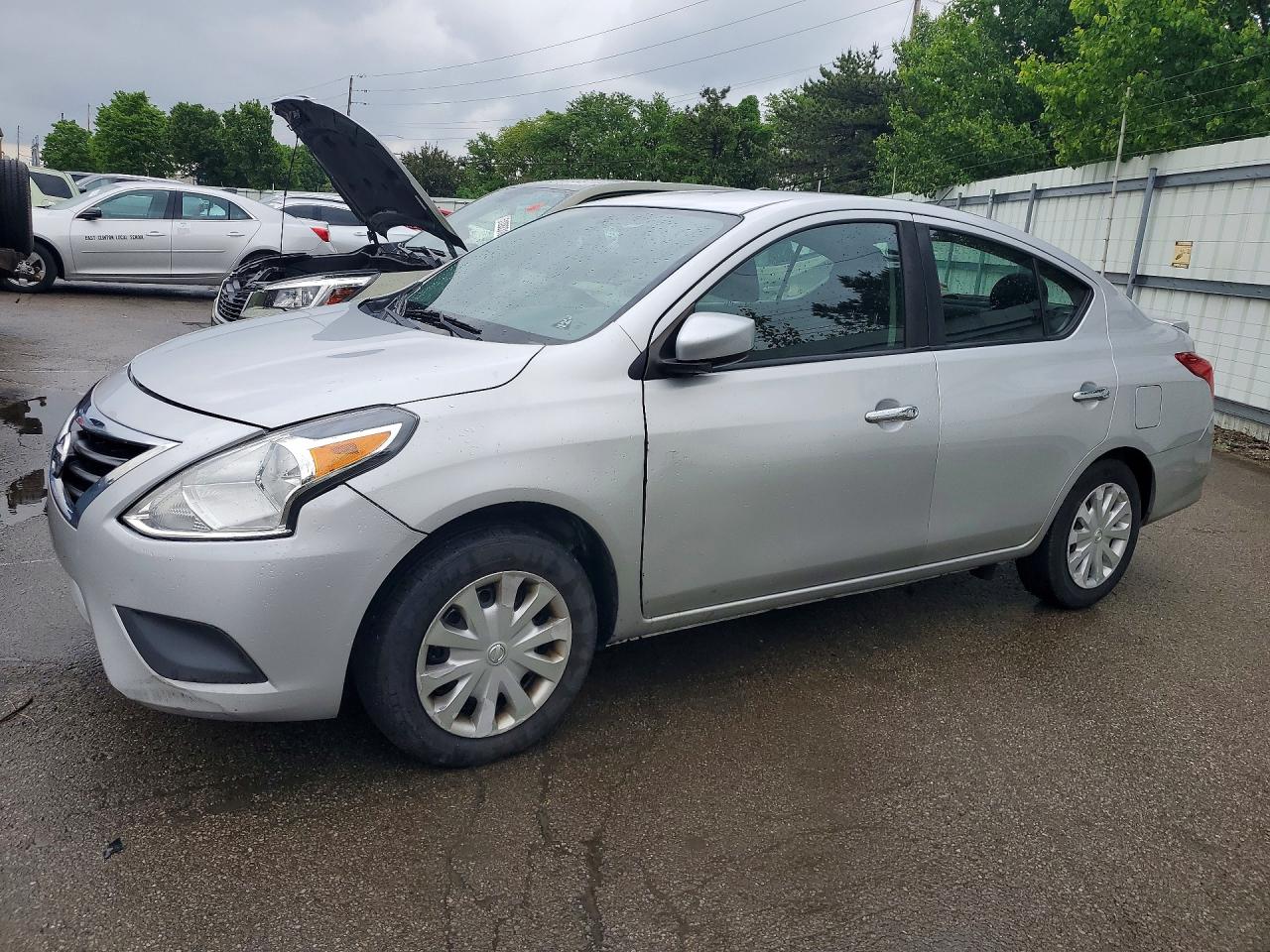 Salvage Nissan Versa Image
