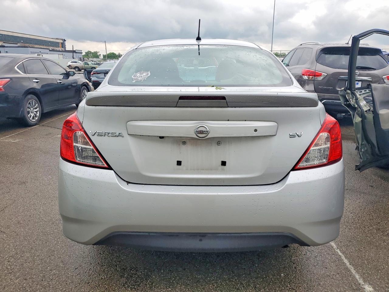 Nissan Versa Sv