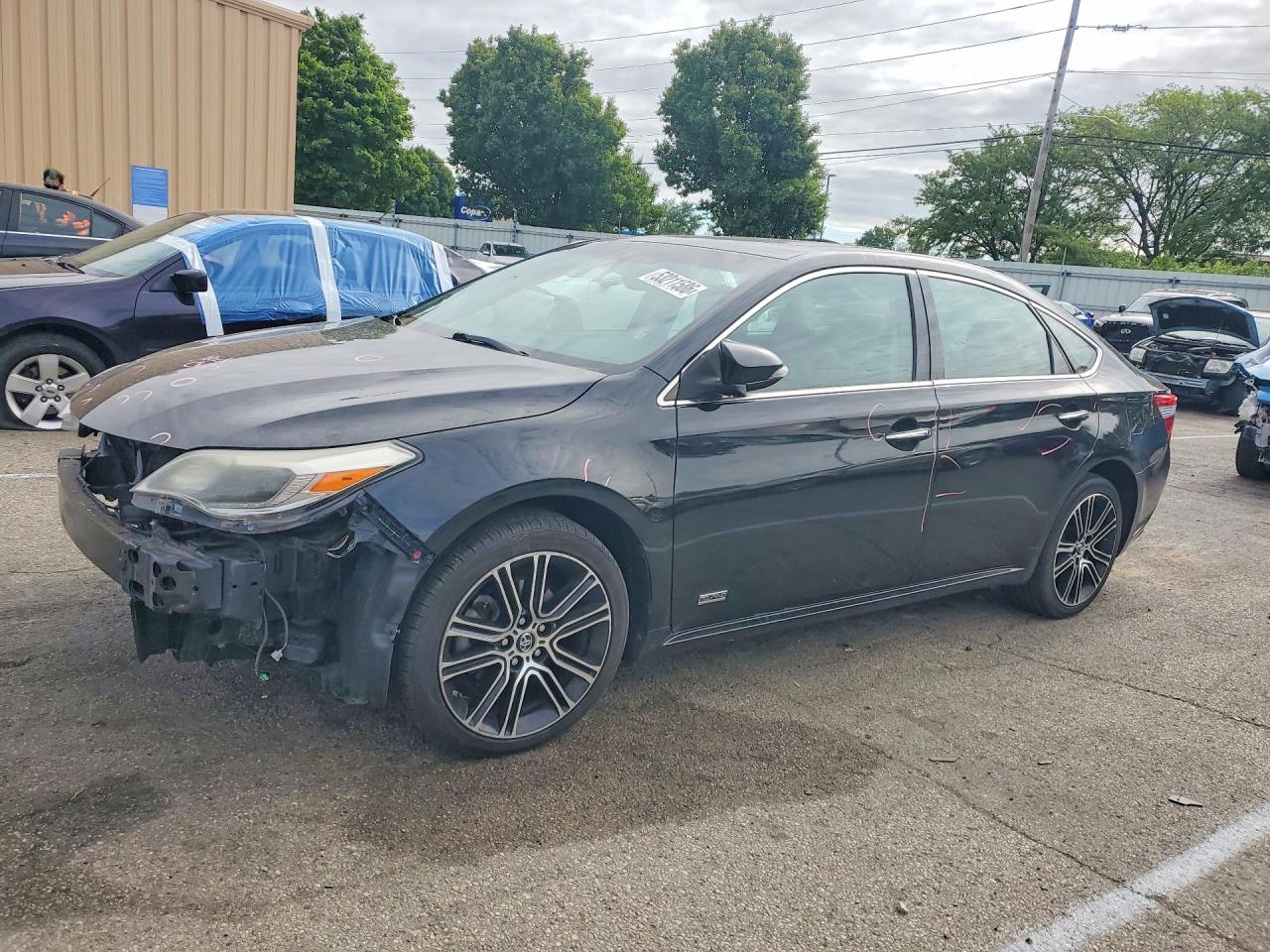 Salvage Toyota Avalon Image