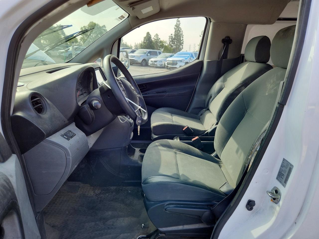 Nissan Nv