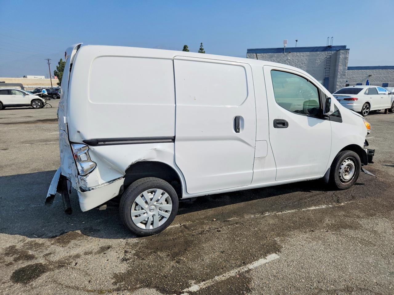 Nissan Nv