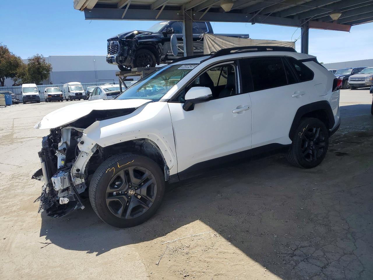 Salvage Toyota RAV4 Image