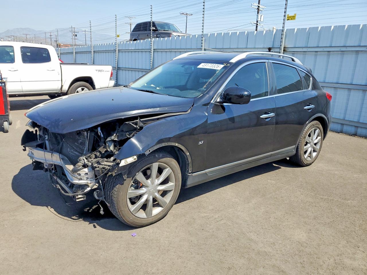 Salvage INFINITI Qx Image