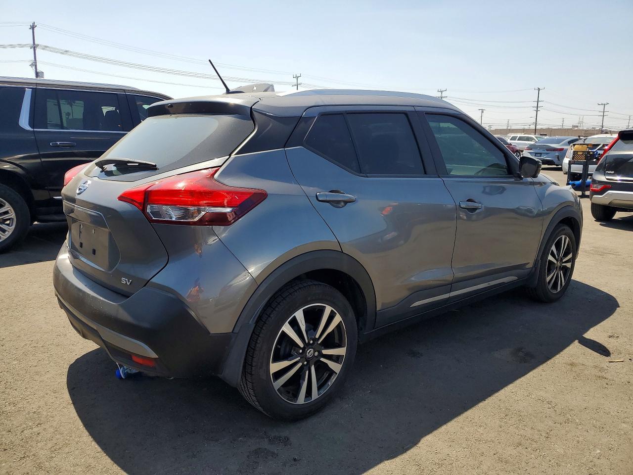 Nissan Kicks Sr