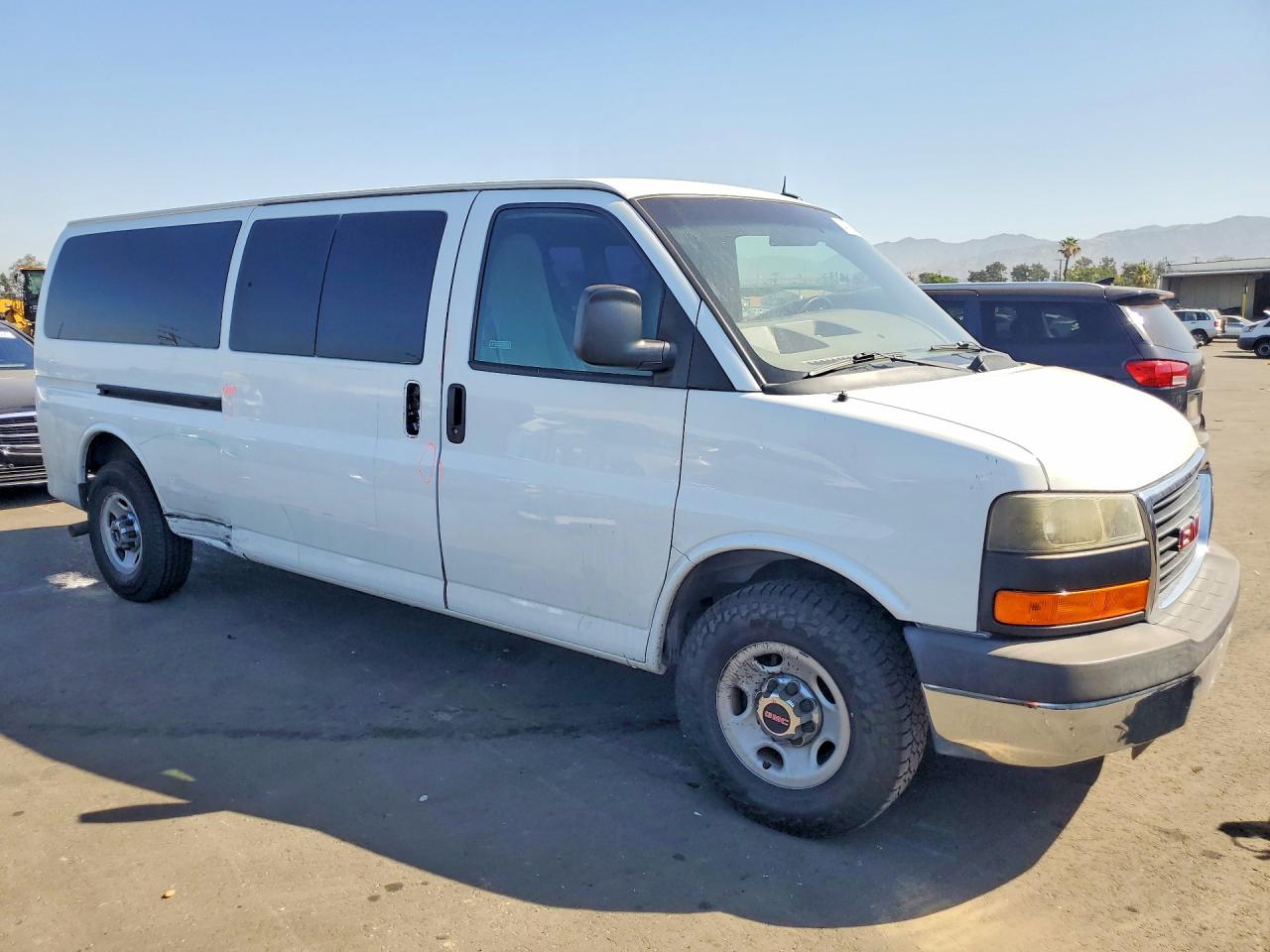 GMC Savana G3500 Lt