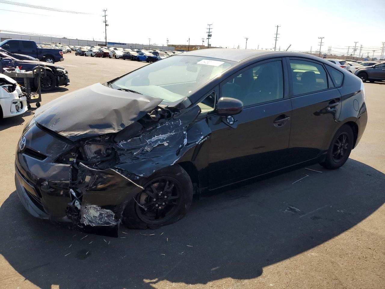 Salvage Toyota Prius Image