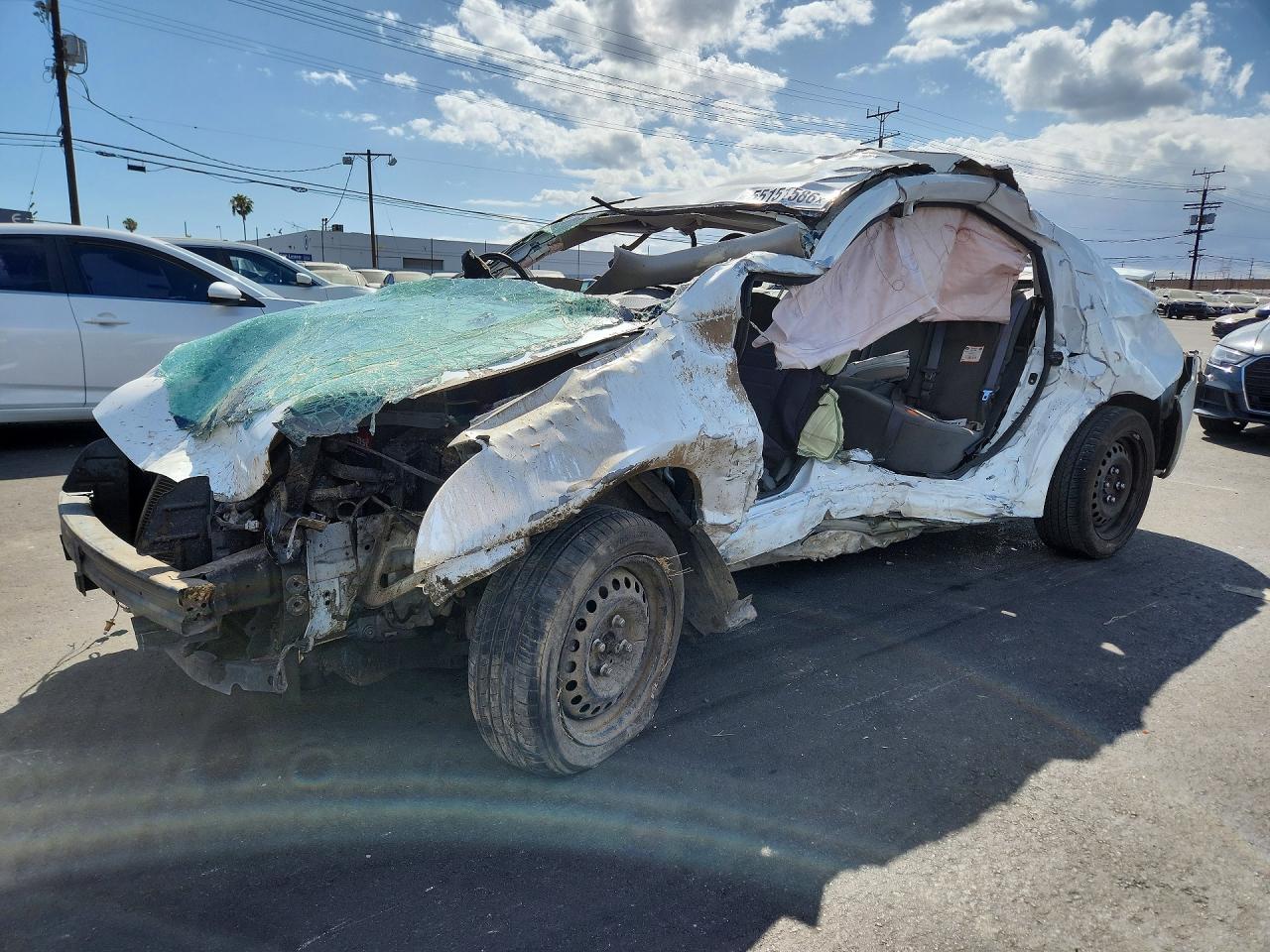 Salvage Nissan Sentra Image