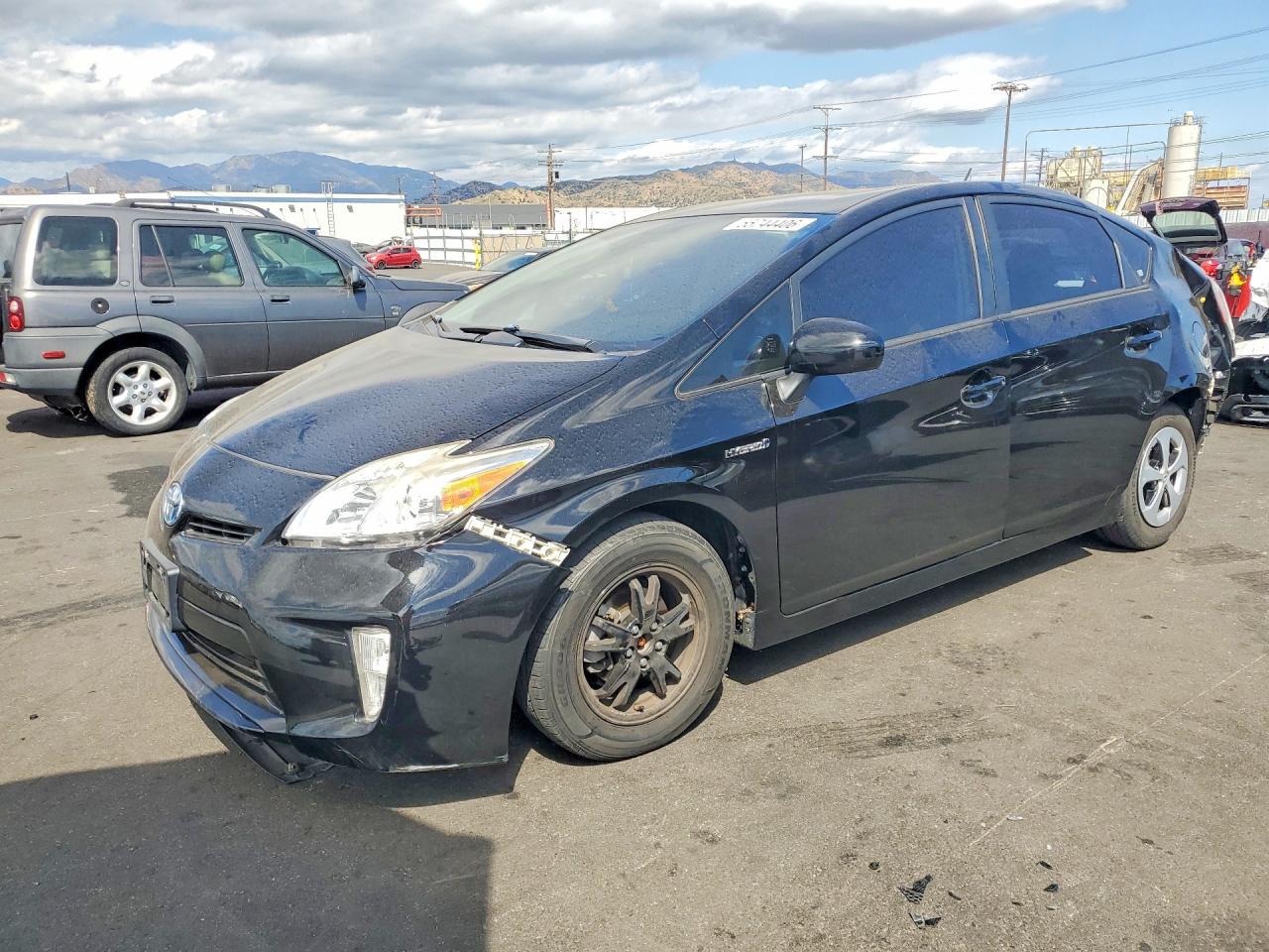 Salvage Toyota Prius Image