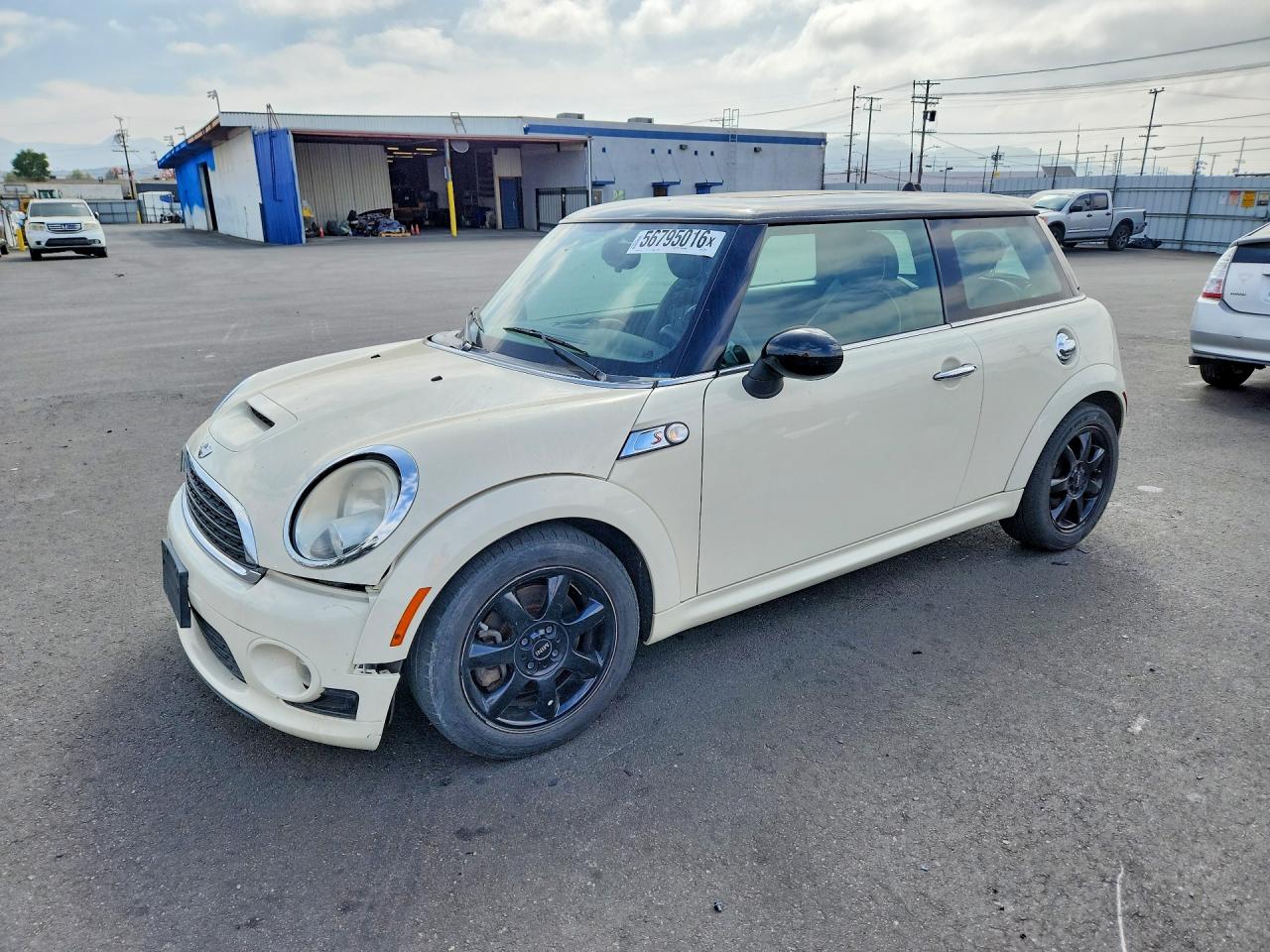 Salvage MINI Cooper Image