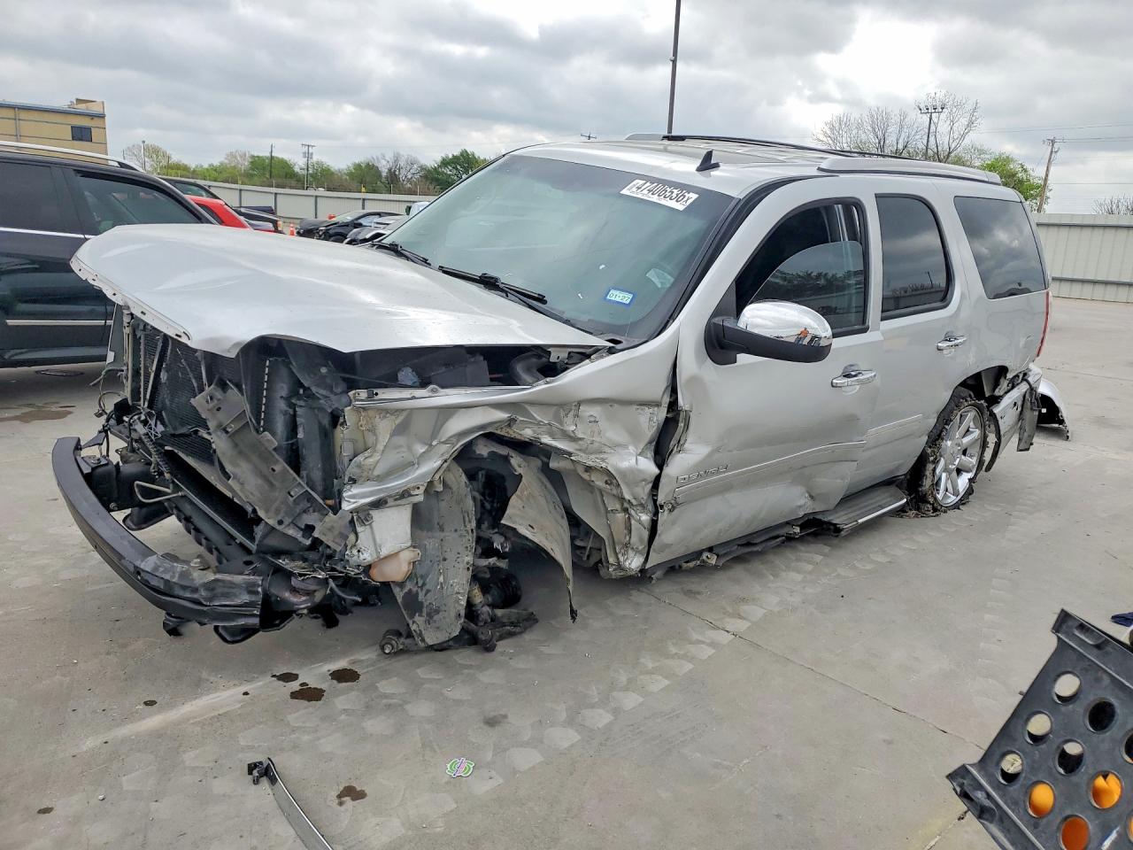 Salvage GMC Yukon Image