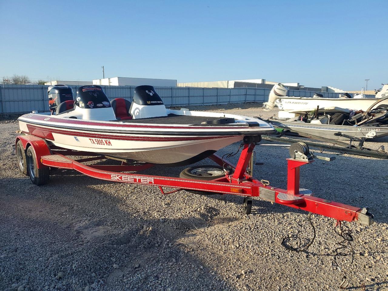 Salvage Skeeter Boats Tzx190 Wvz Image
