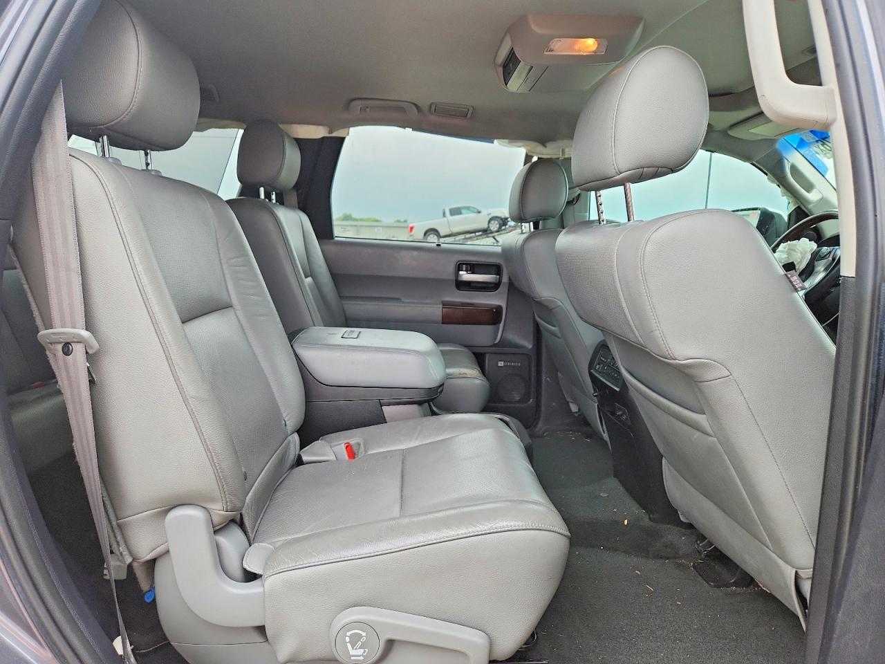 Toyota Sequoia Platinum