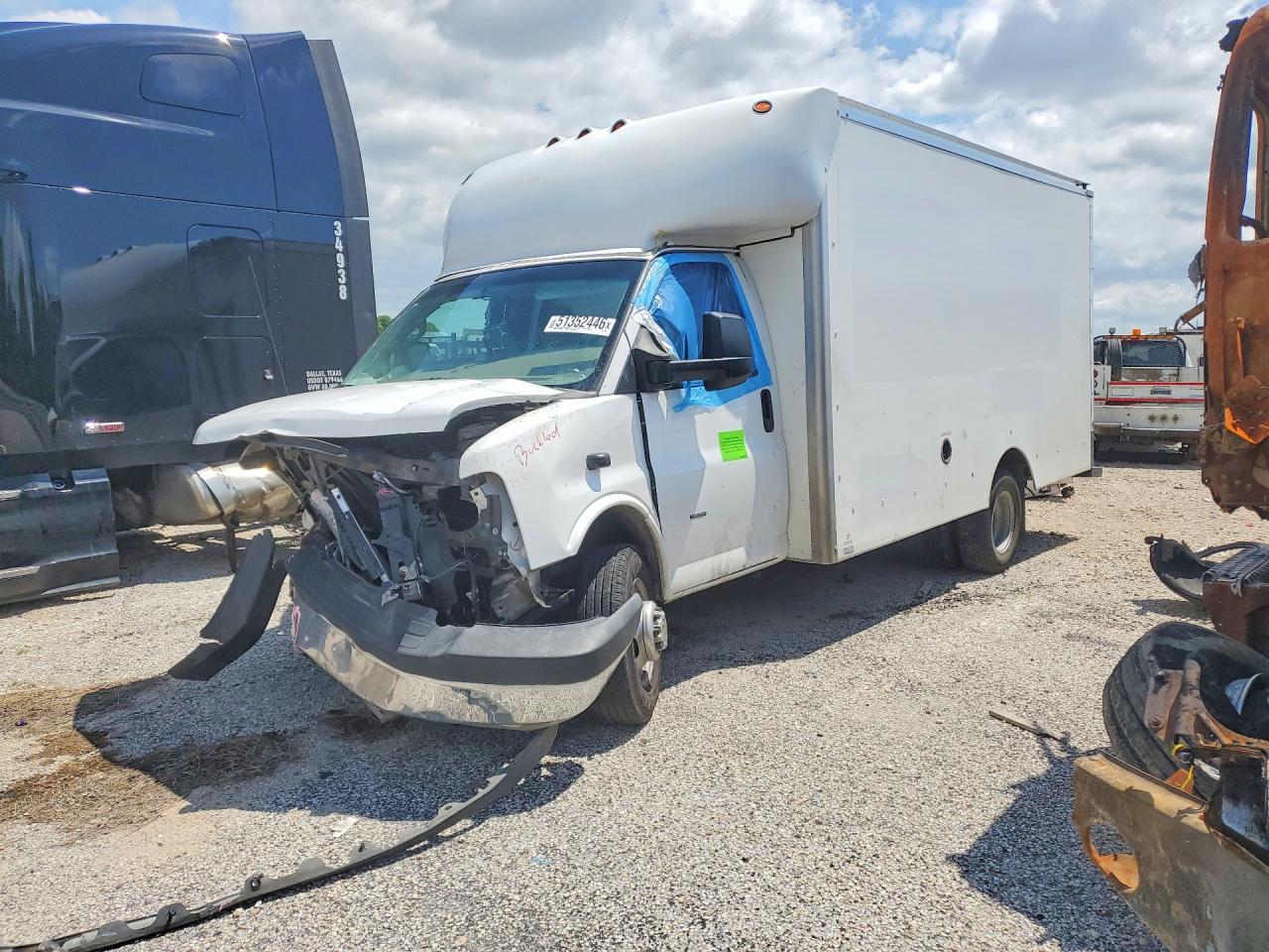 Salvage Chevrolet Express Image