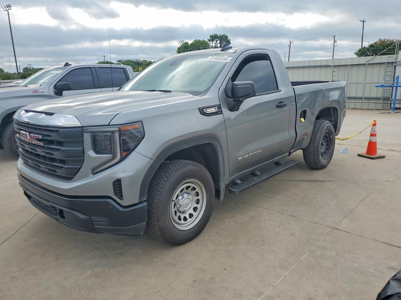 Salvage GMC Sierra Image