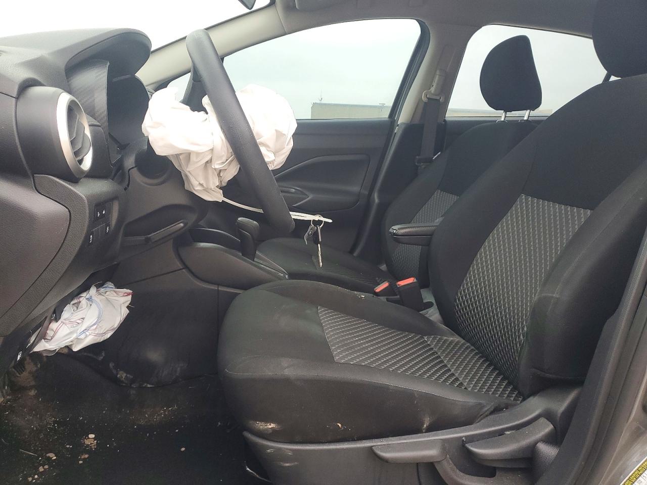 Nissan Versa S