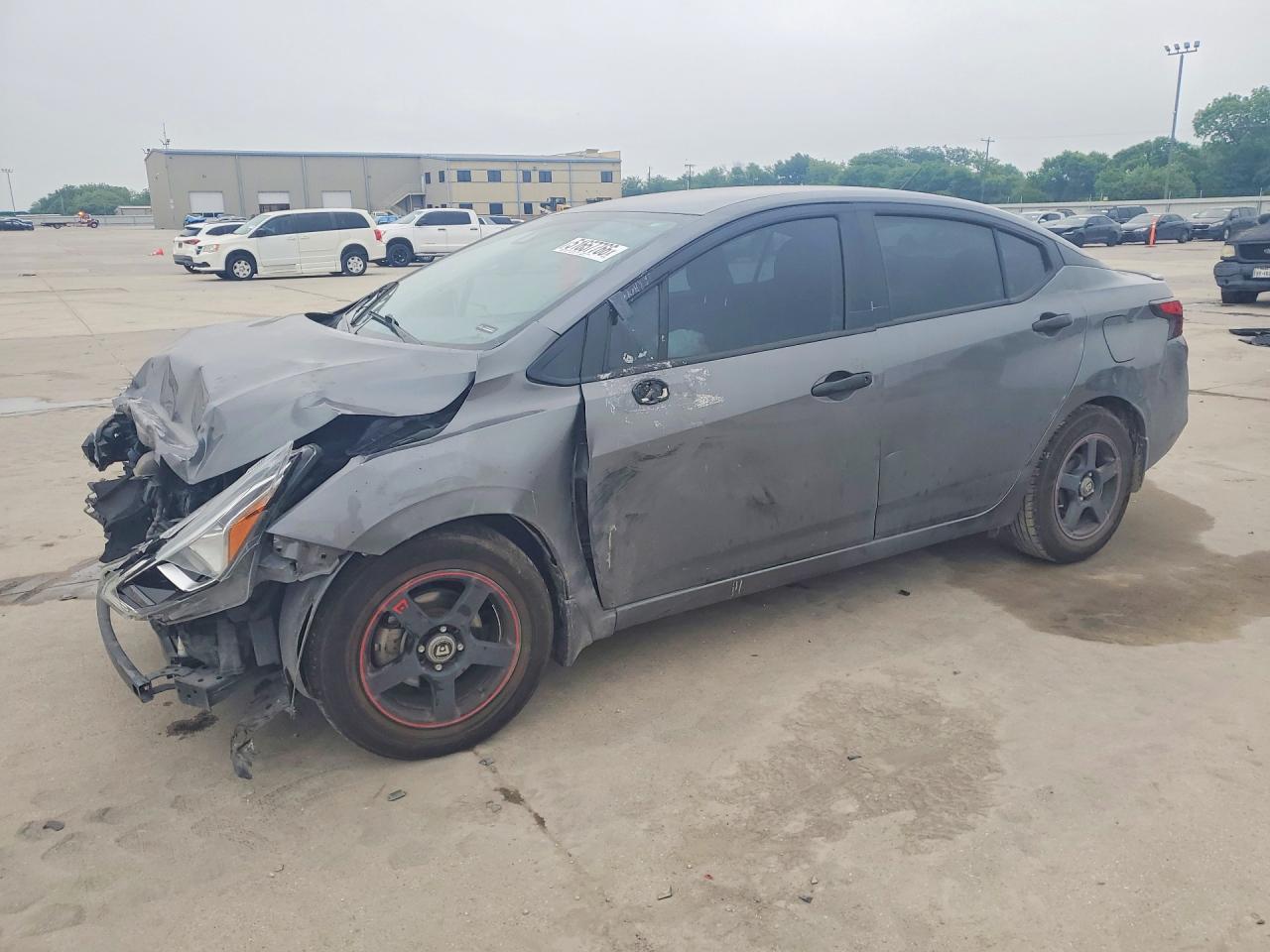 Salvage Nissan Versa Image