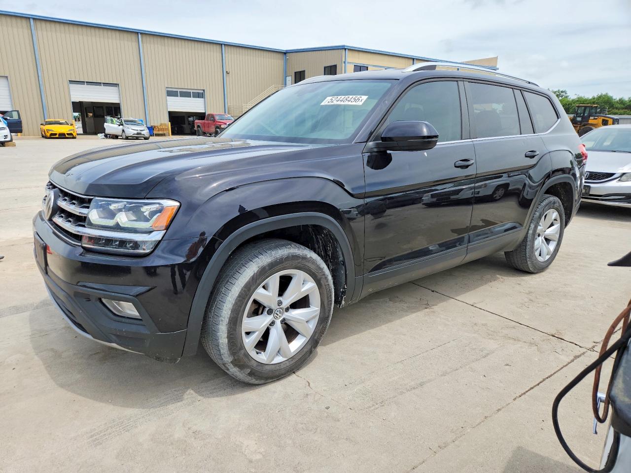 Salvage Volkswagen Atlas Image