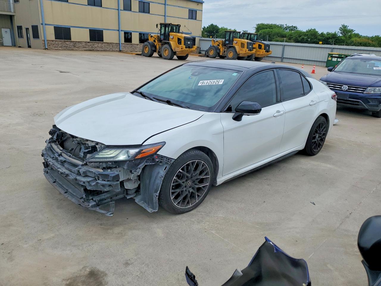 Salvage Toyota Camry Image