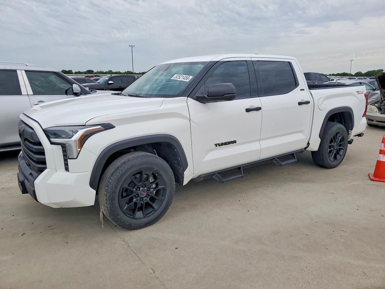 Salvage Toyota Tundra Image