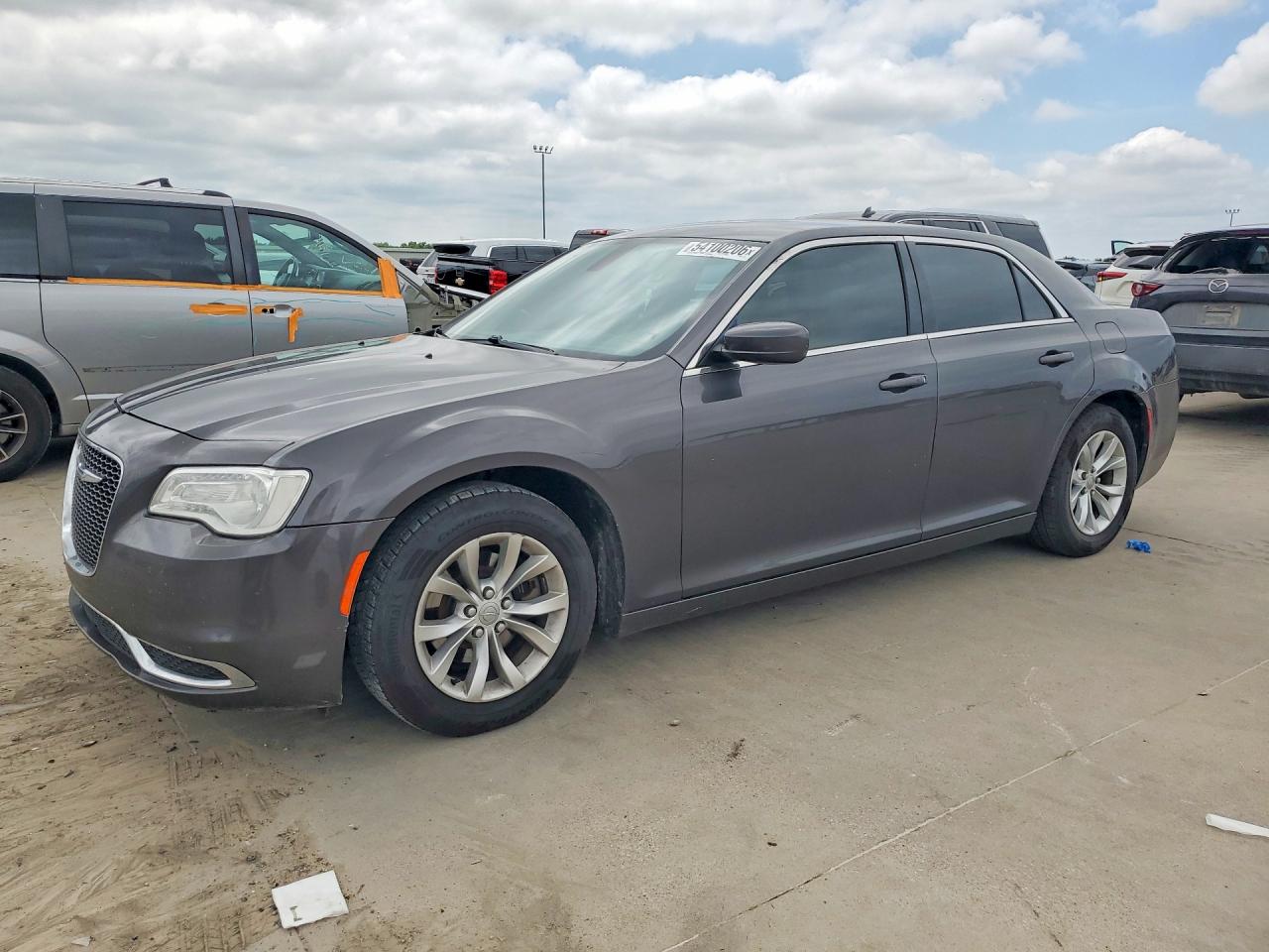 Salvage Chrysler 300 Image